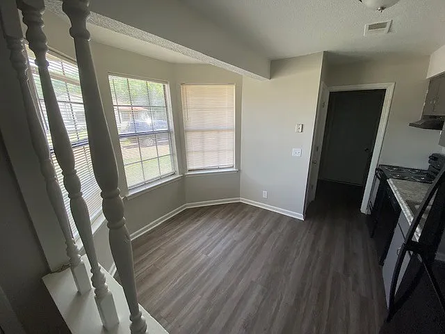 3321 Chesapeake Cir — Photo 4