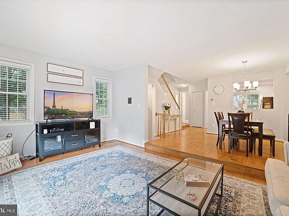 Warm, Open, Inviting Floor Plan!