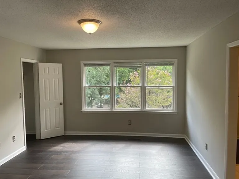 2128 Montreat Dr — Photo 12