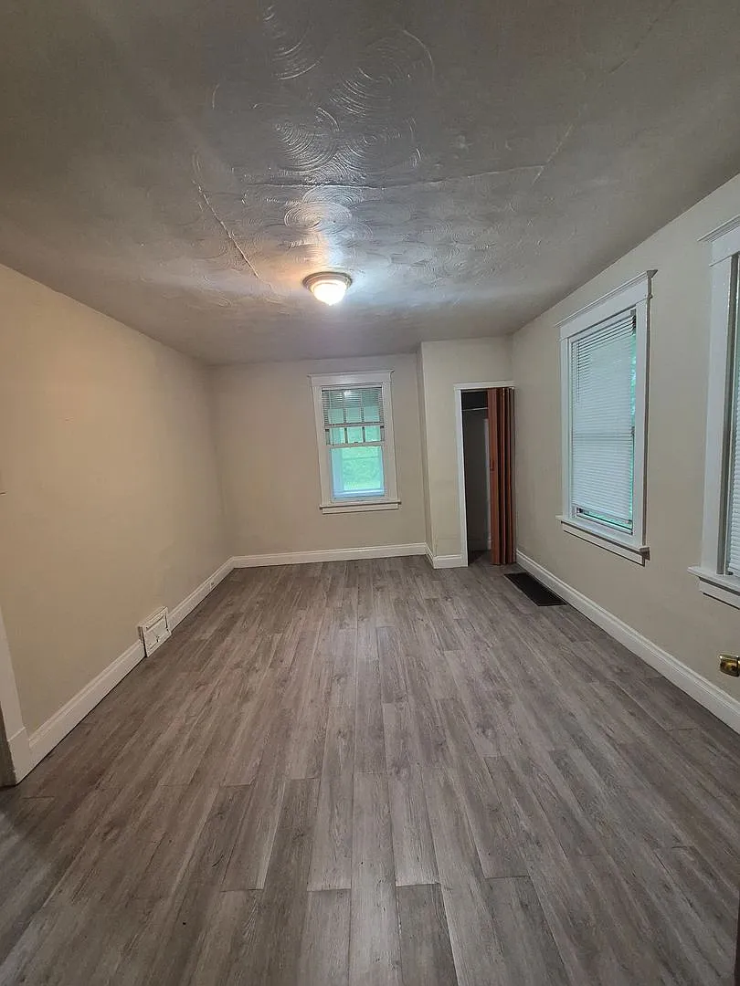 Lovely 2 Bedroom / 1 Bath for Rent - Section 8 Welcome — Photo 4