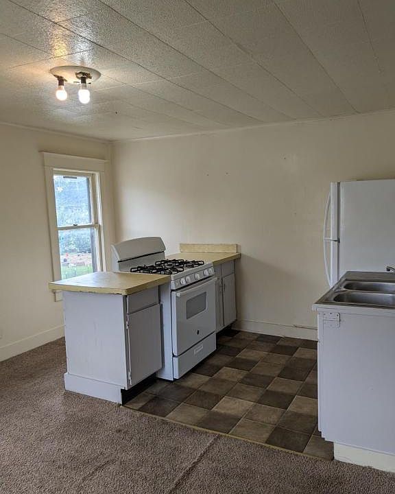 1st image of 1021 E Taylor St #A