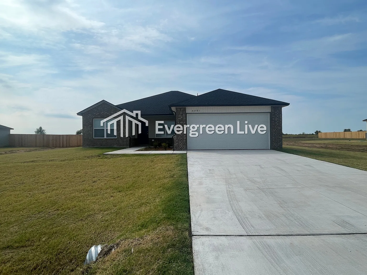 3 bed, 2.0 bath, 1633 sqft, $1,695 — Photo 1
