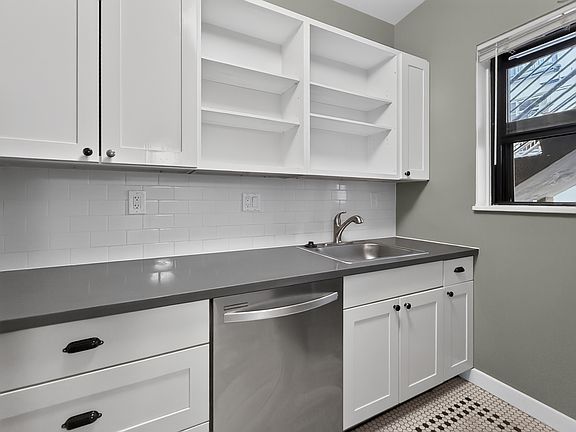 2nd image of 308 Bell St APT 24