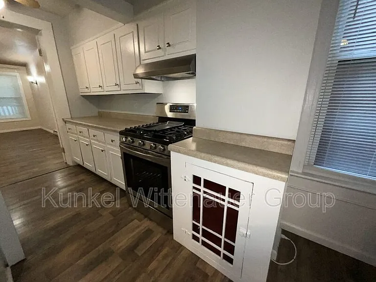 720 E D St — Photo 11