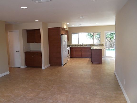 5th image of 5233 E Friess Dr