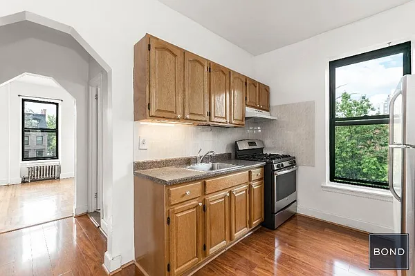 Rented by Bond New York | media 12