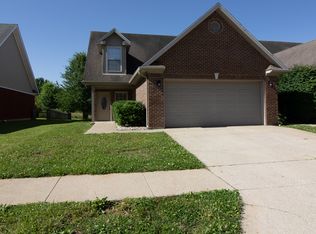 134 Twin Lakes Dr, Vine Grove, KY 40175