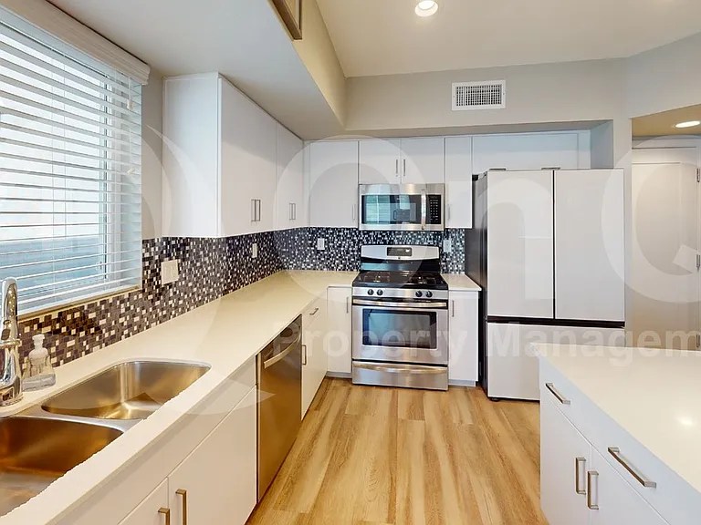 865 E Park Modern Dr — Photo 7