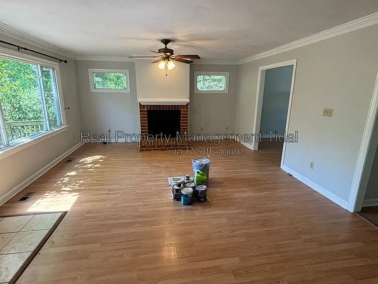 8956 Belgrave Ave — Photo 4