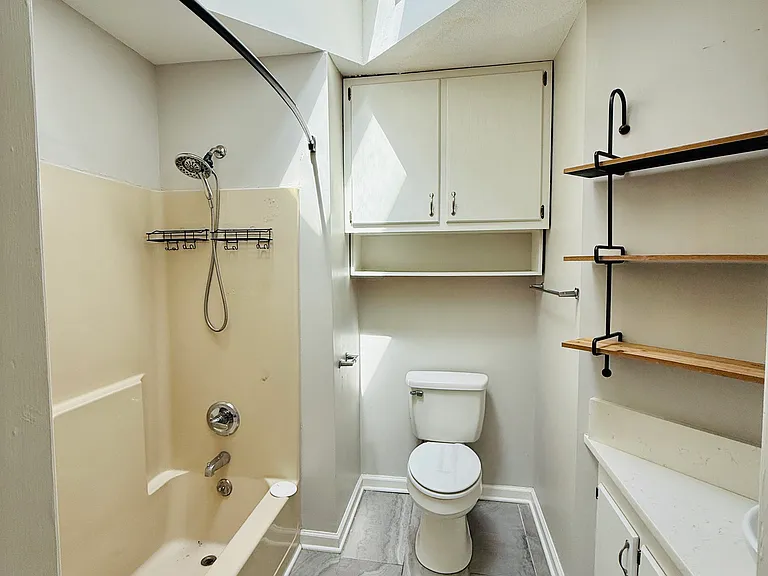 501 Vine St #A — Photo 18