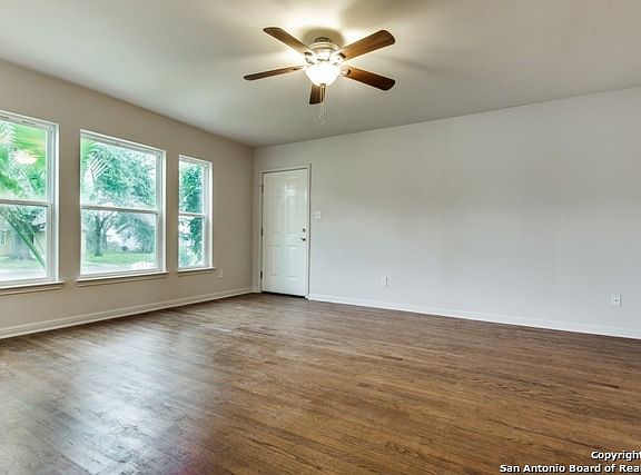 4th image of 34 Rosemont Dr