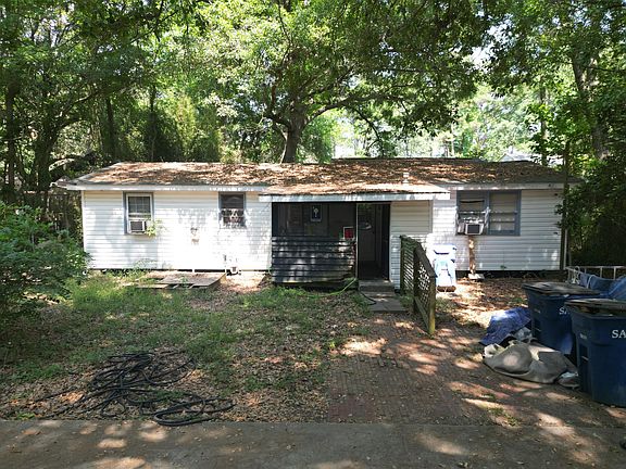 3rd image of 1738 Dogwood Rd