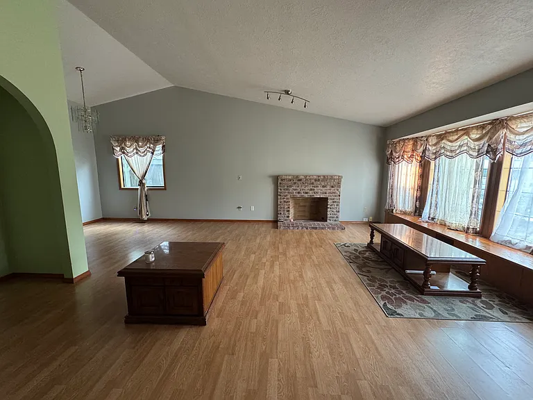 7610 SE Taggart Ct — Photo 2