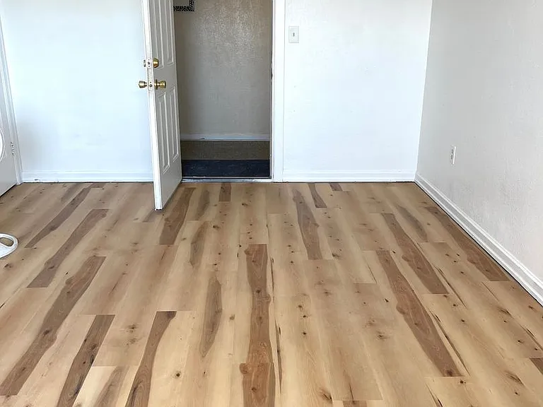 115 W 1st Ave — Photo 4