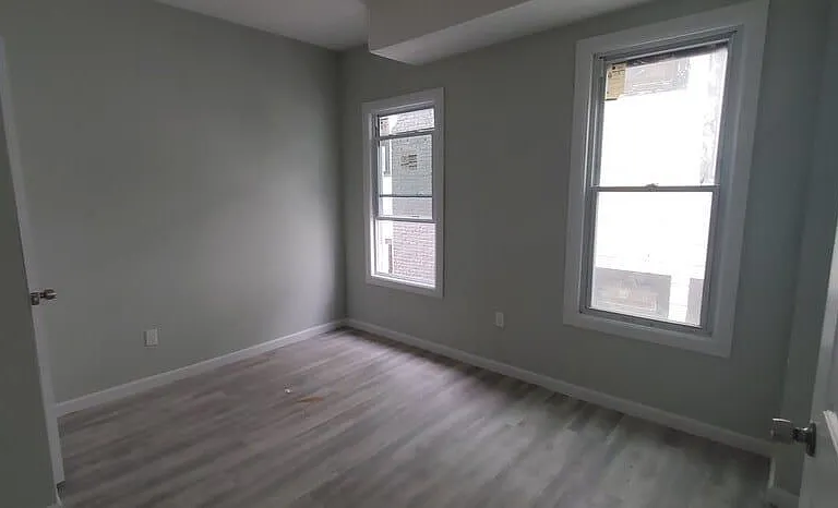 137 Shepard Ave #B — Photo 1