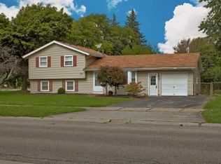 474 Wildwood Dr, Rochester, NY 14616