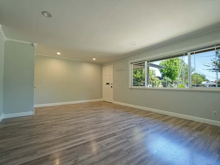 6008 2nd Ave — Photo 4