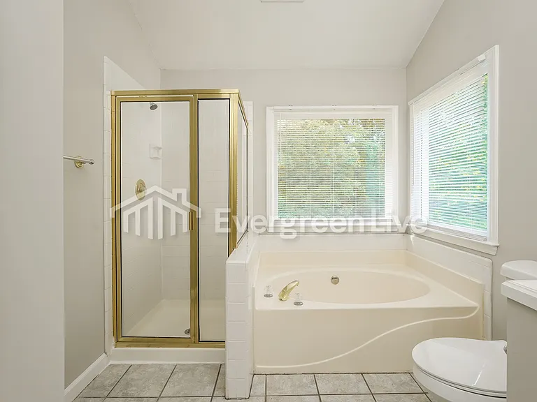 6513 Cardinal Forest Ct — Photo 14