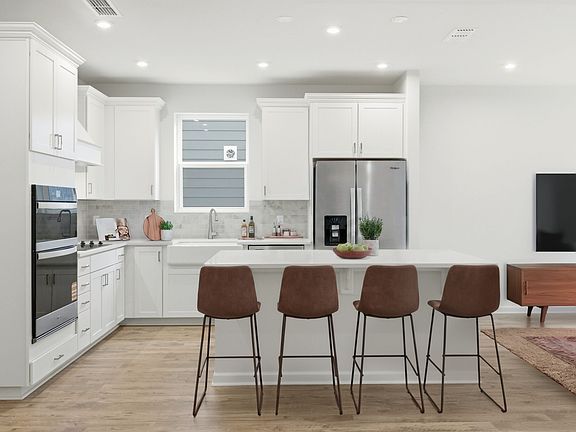 4th image of 1038 Lionheart Dr
