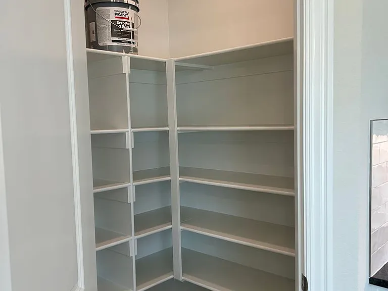 2412 Salmon St — Photo 14