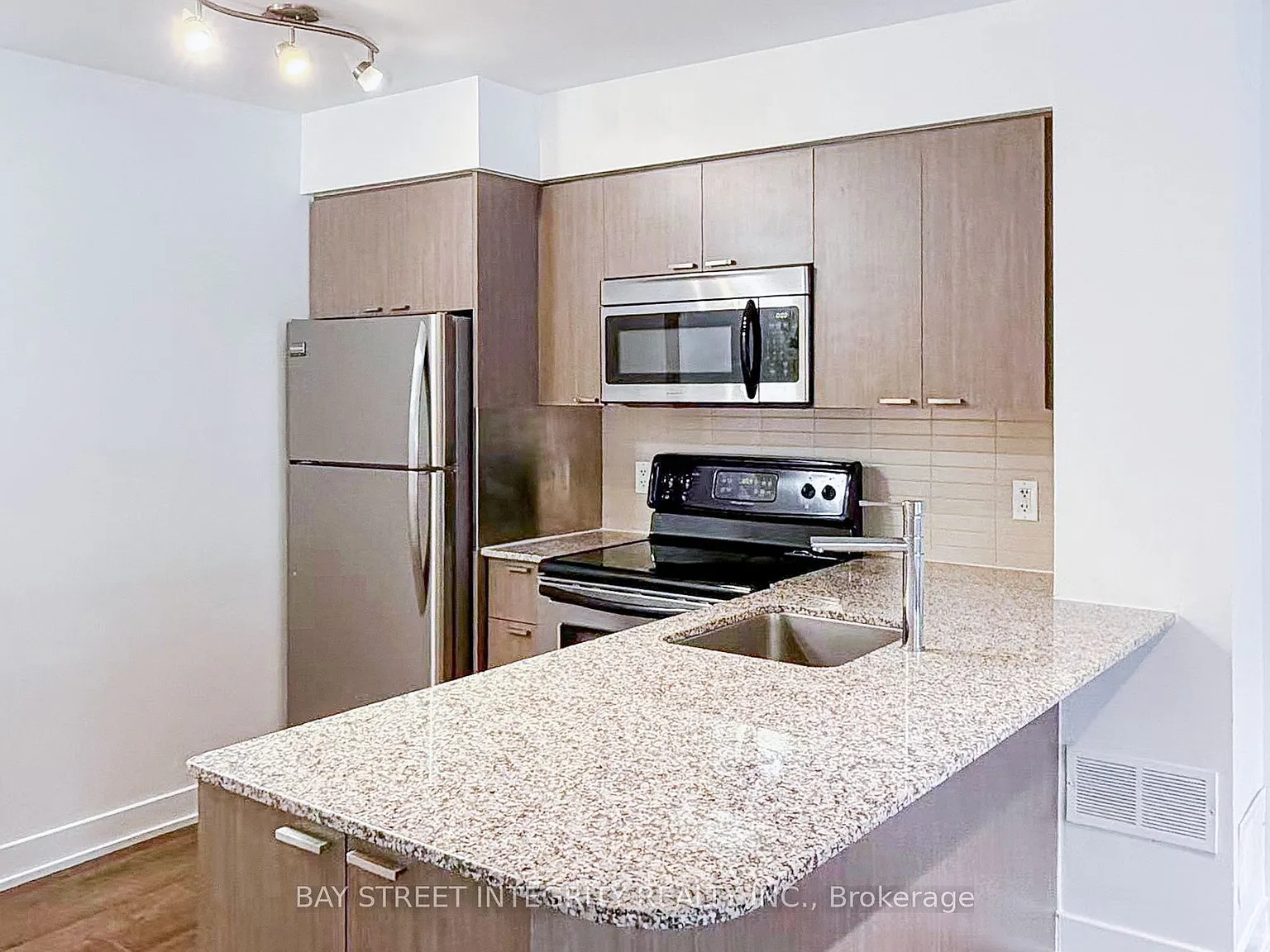 2 bed, $2,350 — Photo 3