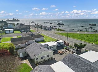 288 W 7th St, Crescent City, CA 95531