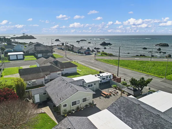 288 W 7th St, Crescent City, CA 95531
