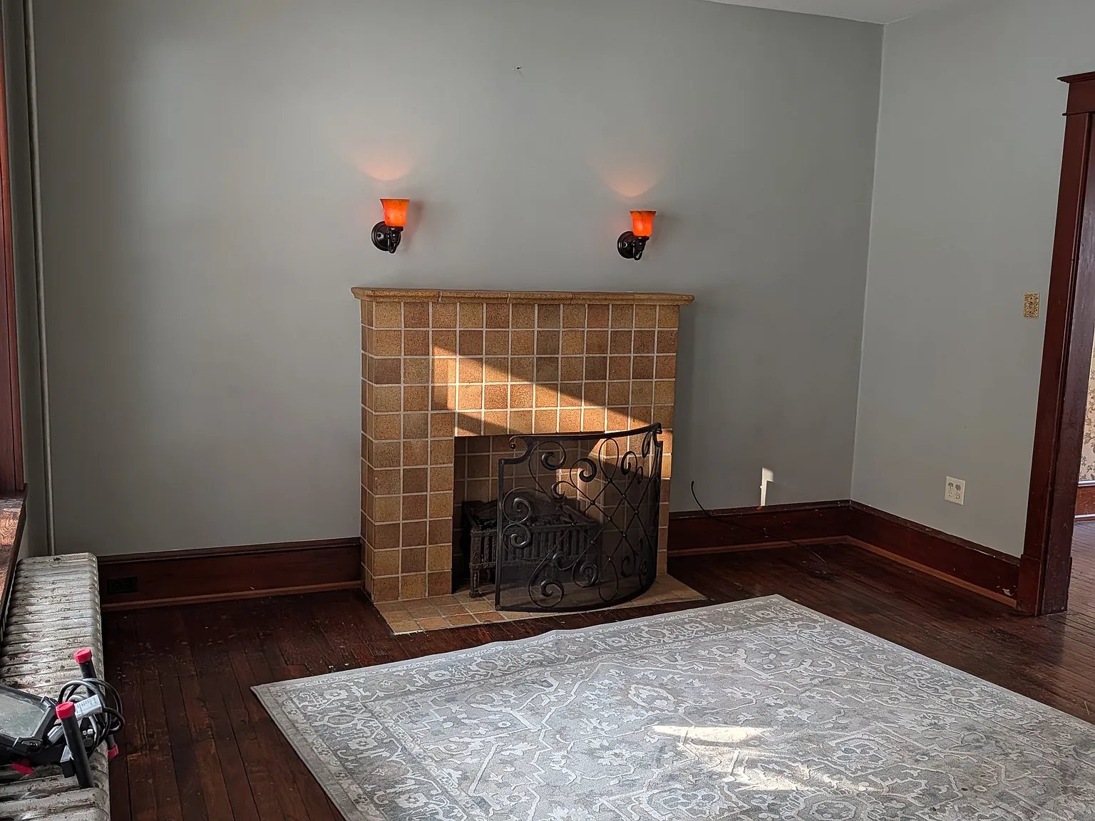 3 bed, 1000 sqft, $1,300 — Photo 4