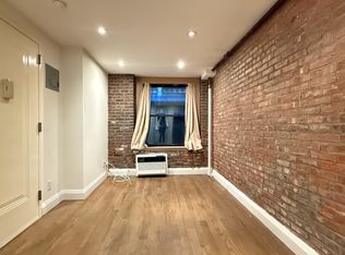 194 W 10th St #B, New York, NY 10014