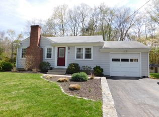 92 Fairview Dr, Madison, CT 06443