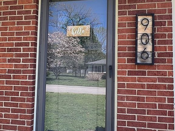 2nd image of 906 Mill View Ct