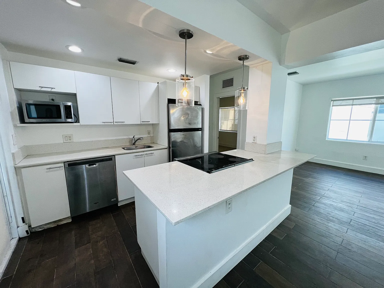 1 bed, 950 sqft, $2,650 — Photo 4