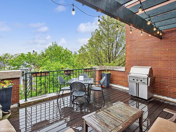 4th image of 3037 N Kenmore Ave APT 3