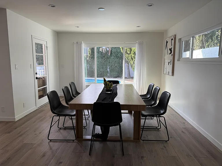 6053 Wilkinson Ave — Photo 37