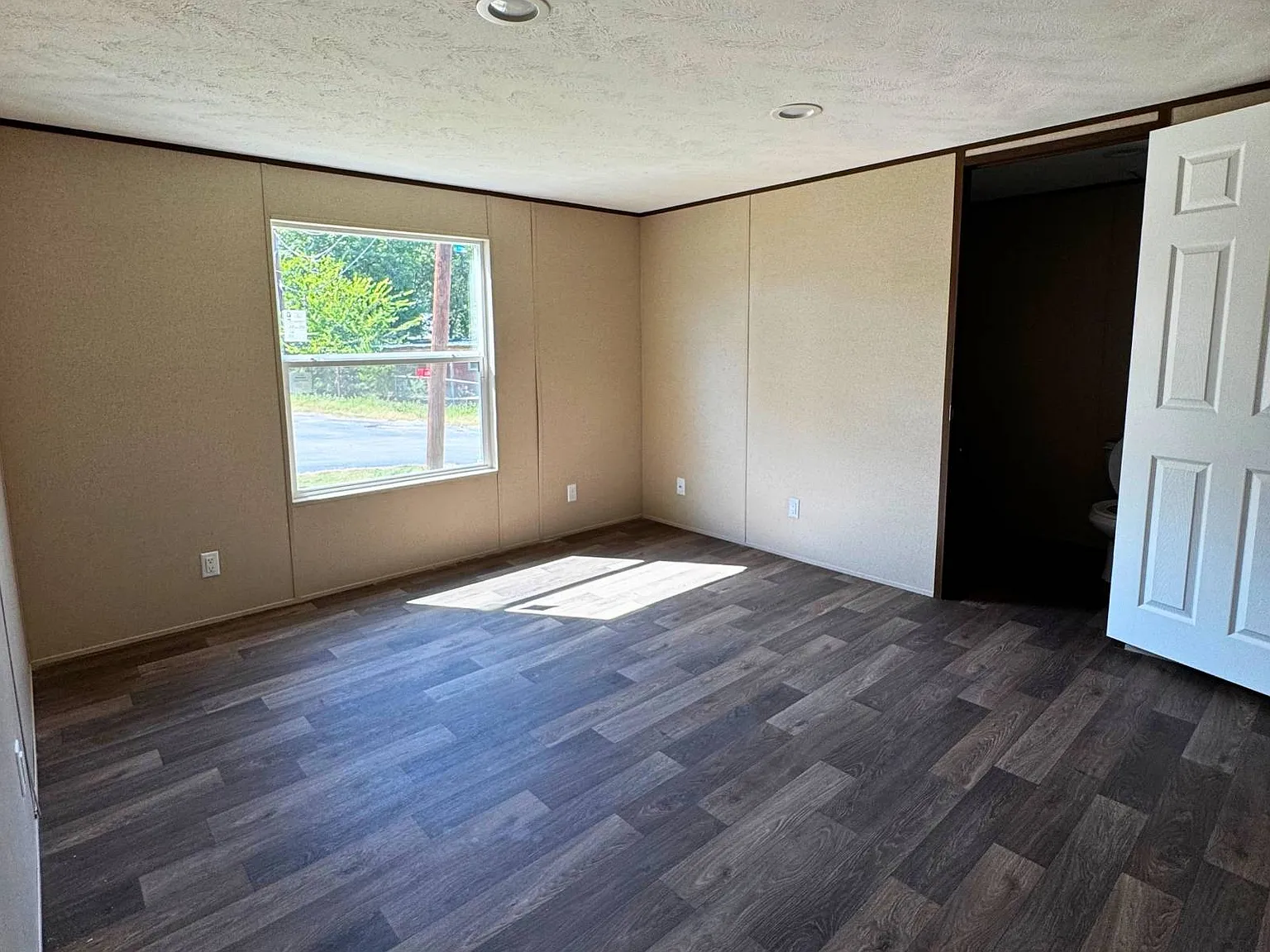 2 bed, 2.0 bath, 820 sqft, $1,150 — Photo 3