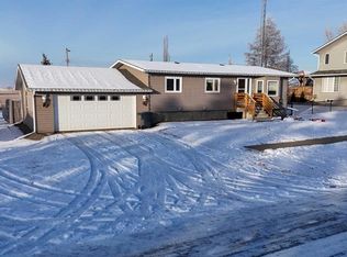 500 E Queen St, Elnora, AB T0M0V0