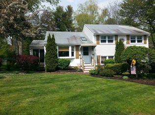 35 Batt Ln, West Haven, CT 06516