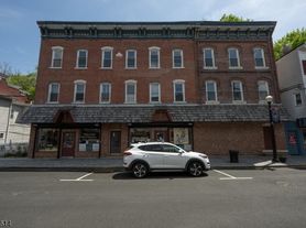 36 E Main St