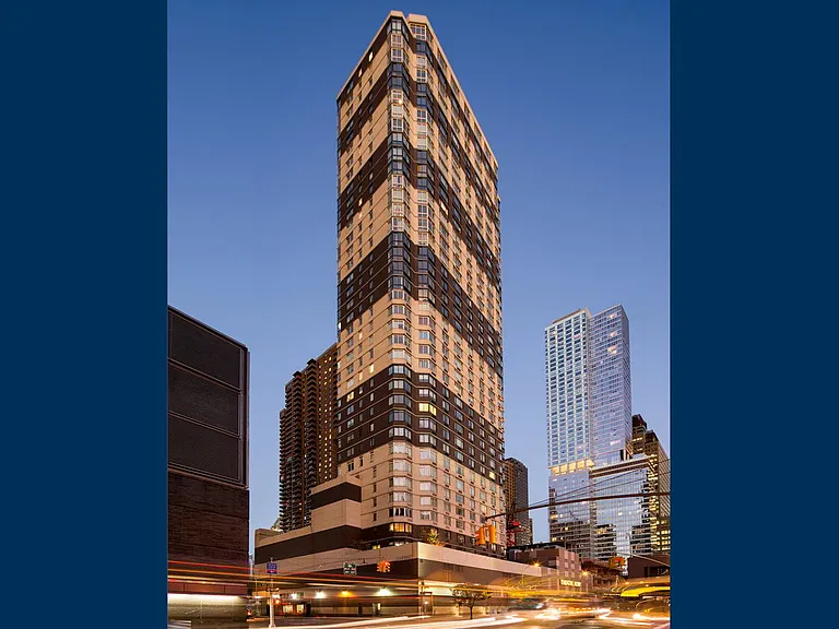 420 W 42nd St #25F — Photo 9