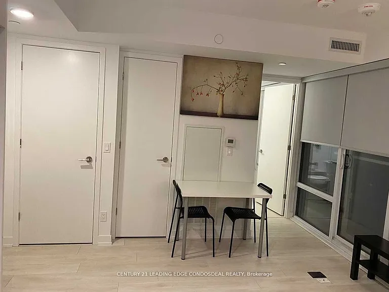 18 Maitland Ter #1104 — Photo 3