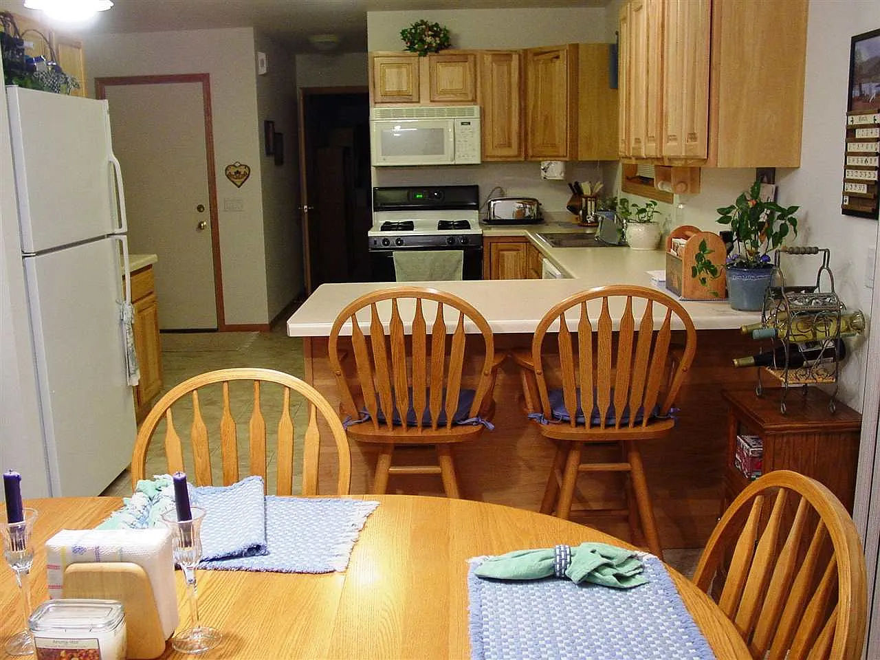 4 bed, 3.5 bath, 2490 sqft, $3,400 — Photo 4
