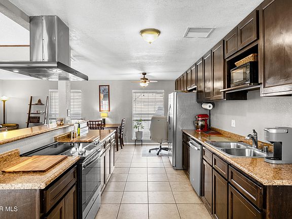 4th image of 6201 Heath Way NW