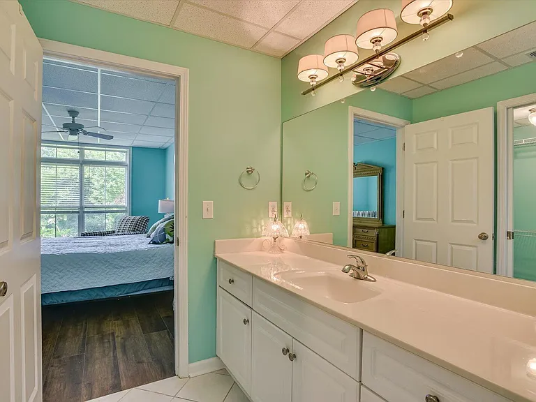 212 Jackson Ave — Photo 16