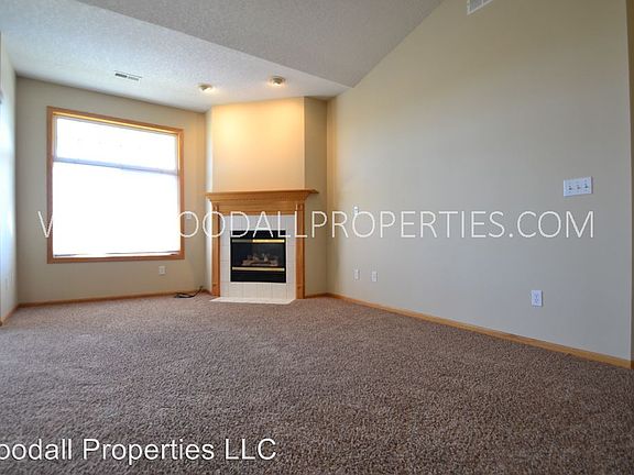 4th image of 950 67th St Unit 421