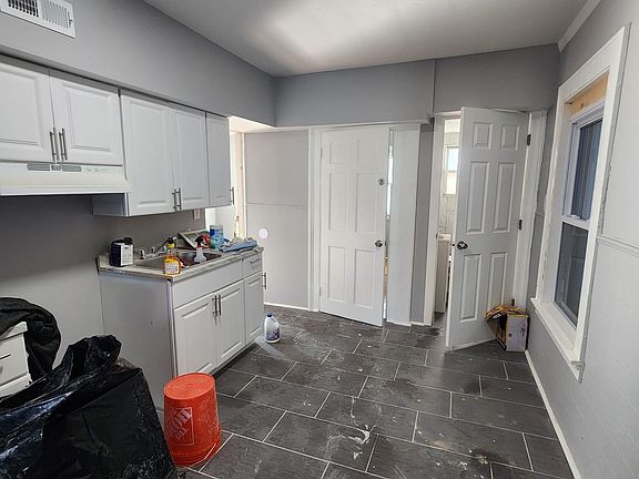 3rd image of 50 Liberty St #2A