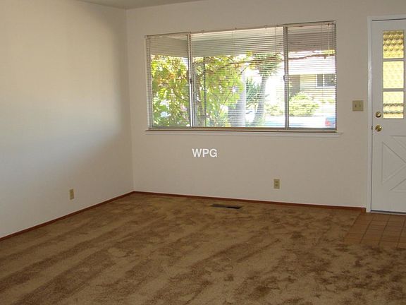 2nd image of 980 Desert Isle Dr