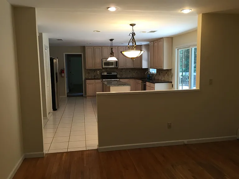 12 Spencer Ct — Photo 2