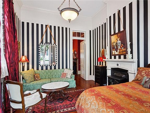 3rd image of 712 Congress St