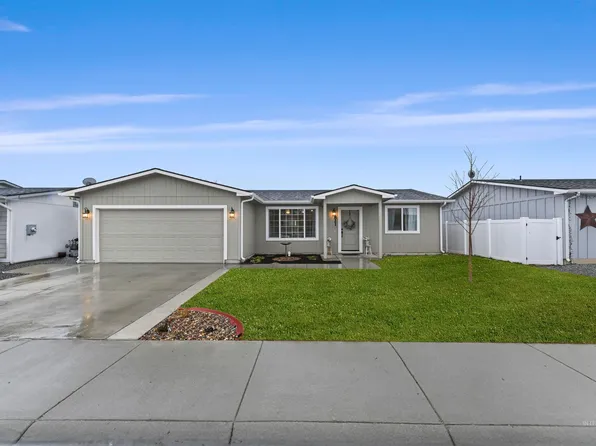821 E Freedom Ln, Emmett, ID 83617