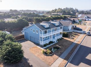3073 Lincoln Ave SW, Bandon, OR 97411